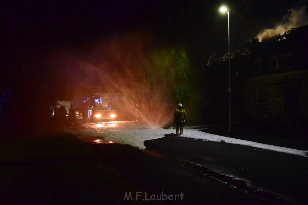 Grossfeuer Einfamilienhaus Siegburg Muehlengrabenstr P0577.JPG - Miklos Laubert